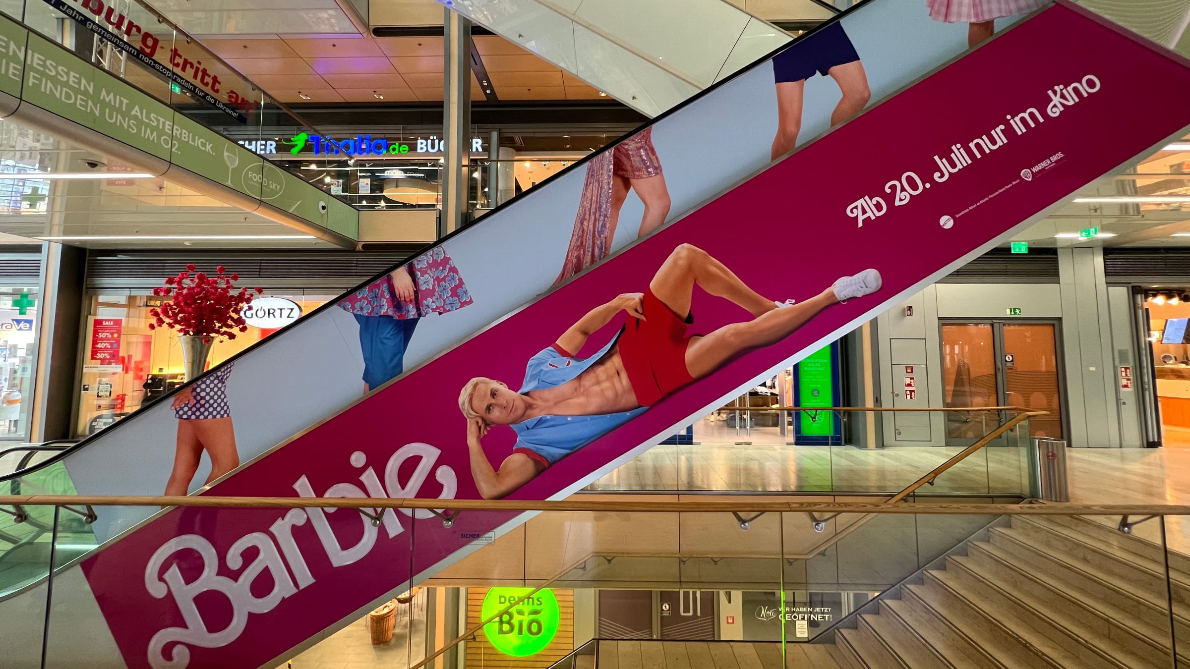 Barbie — Rolltreppenbeklebung, Mall