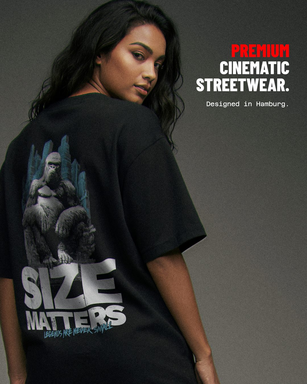 Film Art Wear — Einzelpost: Julia, Rückenprint „Size Matters“